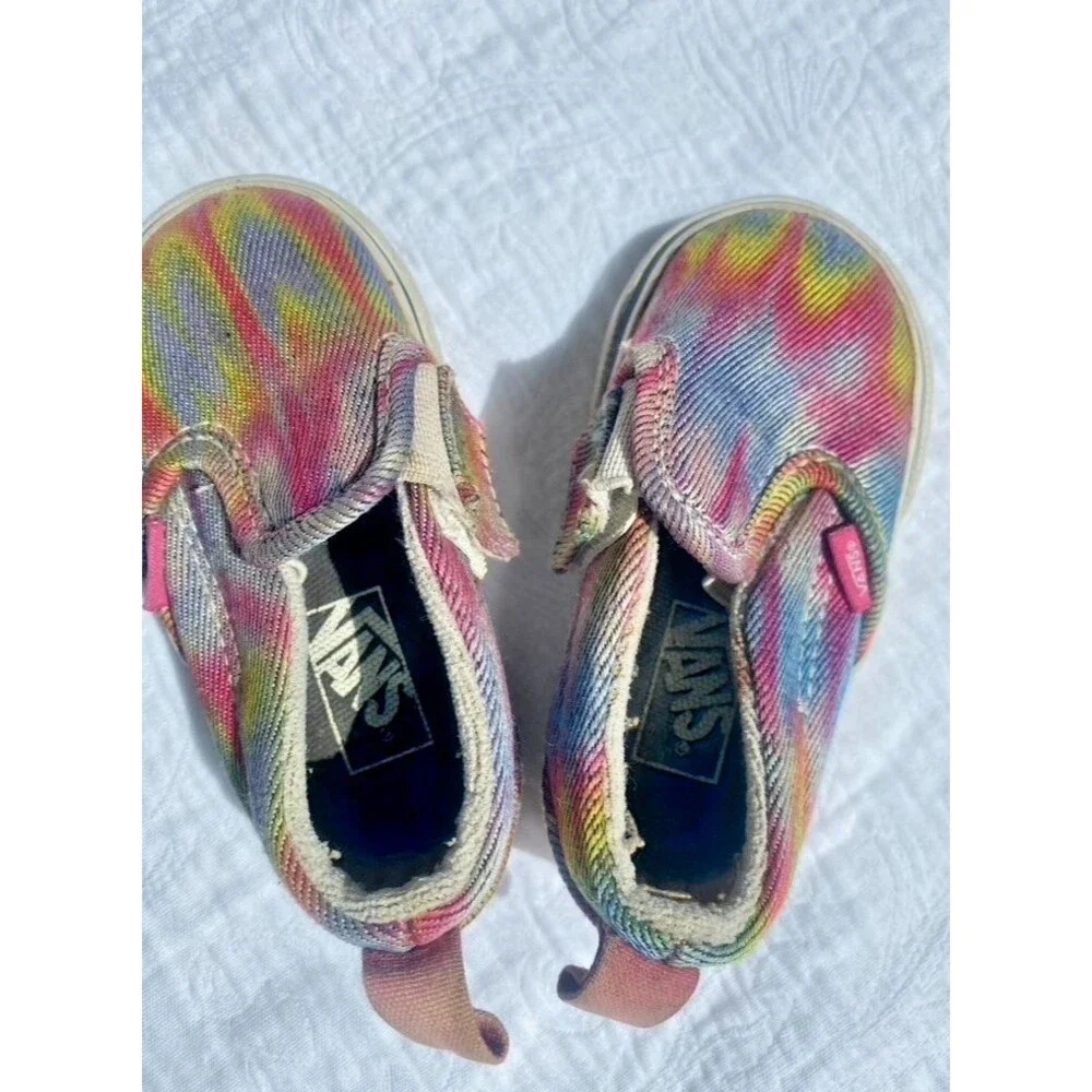 Vans Girl's Slip-On Rainglow Rainbow Colorful Baby Toddler -Size 4.0 Play Shoes